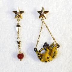 ピアス♪ アシンメトリー【新品】アナスイ 猫モチーフシリーズ イエロー系