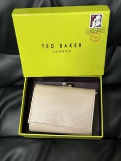 TED BAKER（テッドベーカー）三つ折り財布⭐︎キラキラクリスタル留め具付き TED BAKER（テッドベーカー）三つ折り財布⭐︎キラキラ