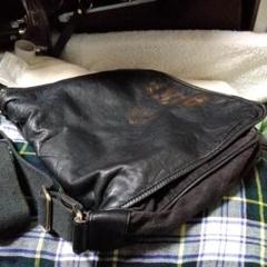 最低価格の DOLCE\u0026GABBANA メッセンジャーバッグ ブラック 未使用 大型 皮革製 - メッセンジャーバッグ