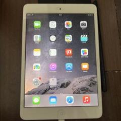 値下げApple iPad シルバー 本体　カバー付き