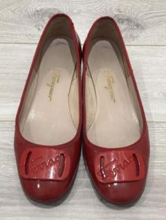 新品未使用❤箱付き☆フェラガモ【Ferragamo】ヴァラプレート パンプス 黒 2025年最新】My Ferragamoの人気アイテム - メルカリ