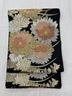 袋帯 正絹 黒地 煌めく 上品な花 六通 U-4395