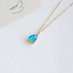 花模様しずく型ガラスチャームのネックレス（ライトブルー）＊ハンドメイド