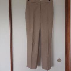 【ZARA】ビジューちりばめ！ベージュスラックス