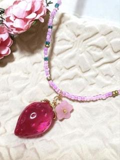 いちごチャームネックレス2ビーズカラフル ガーリー系 アクセサリー ハンドメイド