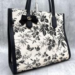 希少　美品　GUCCI グッチ　花柄　フラワー　ナイロンキャンバス　銀ロゴ　白 希少 美品 GUCCI グッチ 花柄 フラワー ナイロンキャンバス 銀