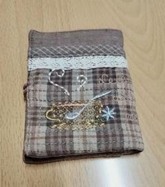ブラウン系チェック刺繍カードケース