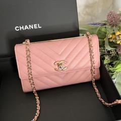 美品　CHANEL　シャネル　Vステッチ　ゴールド　チャーム　ポーチ シャネル CHANEL Vステッチシェブロンウォレット AP0250