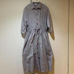 To b.by agnés b. フラワープリントシャツワンピース　七分袖 To b.by agnés b. フラワープリントシャツワンピース 七分袖