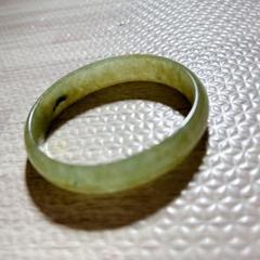 華麗！艶やか天然ひすい翡翠幅10mm 内径5.8cmバングル☆新品同様！ 華麗！艶やか天然ひすい翡翠幅10mm 内径5.8cmバングル☆新品同様！