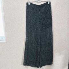Forever 21 花柄パンツ Mサイズ 黒