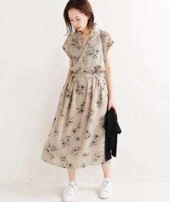 極美品 スローブイエナ 花柄ロングワンピース ウォッシャブル マルチ　ブラウン セール】Scatter Flower マルチパターンワンピース【手洗い可能