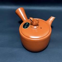 朱泥 急須 在銘 茶器煎茶器 雪堂作 千尋彫 藤彫平型朱泥急須 満容量240ml 桐箱 名匠の煎茶器