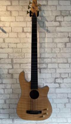 ベース Carvin AC-50 Consignment/Used - Carvin AC50 Bass Guitar - Semi-Acoustic