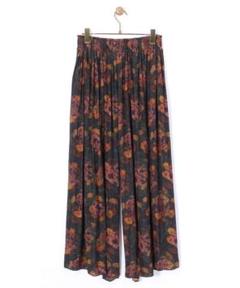 美品★ビアズリー　花プリントバギーパンツ　￥28600 美品☆ビアズリー 花プリントバギーパンツ ￥28600 - メルカリ