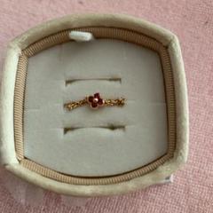 衝撃特価 ❣️美品❣️Avaron k18ルビーチェーンリング 小花 四つ葉 アクセサリー
