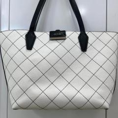 ホワイトパターン トートバッグ 8954】GUESS ダイヤモンドパターン トートバッグ ホワイト