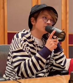 Nissy 西島隆弘　着用　メガネ　サングラス　PRADA
