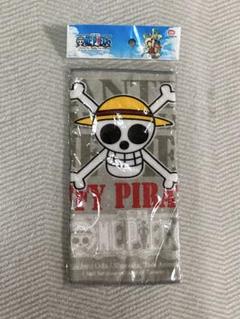 ONE PIECE ワンピース　モンキー.D.ルフィ　メタルバッジ　髑髏　ドクロ ONE PIECE ワンピース モンキー.D.ルフィ メタルバッジ 髑髏