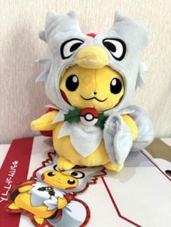 デリバードのポンチョを着たピカチュウ　ぬいぐるみ ぬいぐるみ デリバードのポンチョを着たピカチュウ