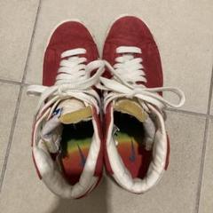 NIKEの赤スニーカーです。