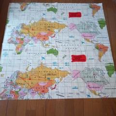少しシミあり＊世界地図の布1m✕103.5cm位