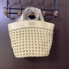 【新品・未使用】GUESS 通勤　大容量　大きいかごバッグ ベージュ　夏 トートバッグ | GUESS(ゲス) JAPAN 公式オンラインストア