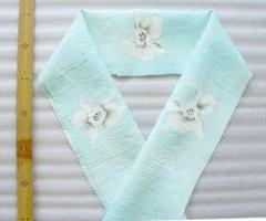 18×110㌢位 色暈し 花ふくれ織り? 半襟 はぎれ 和柄 和布 シルク