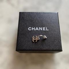CHANEL 黒いロゴピアス 片耳のみ CHANEL シャネル ピアス ココマーク 黒 片耳用 - メルカリ