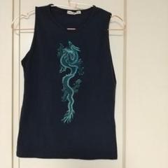 ヴィヴィアンタム：ドラゴン刺繍デニムジャケット VIVIENNE TAM ヴィヴィアンタム ドラゴン刺繍デニムジャケット