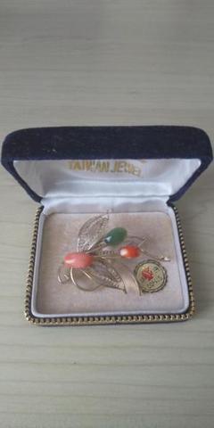 TAIWAN JEWEL 葉のデザイン ブローチ