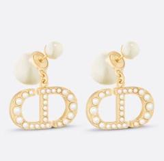 diorピアス