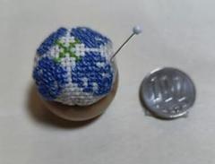 手作り！針山(ピン・クッション) 青と薄青の糸を混ぜてます。