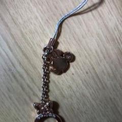 猫の形のローズゴールドストラップ