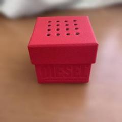 DIESEL レッドボックス付きピアス(片耳用) 袋有 値下げ交渉受け付けます DIESEL レッドボックス付きピアス(片耳用) 袋有 値下げ交渉