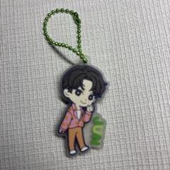 SEVENTEEN ジュン アクリルキーホルダー アクキー まとめ売り SEVENTEEN ジュン HOLIDAY カプセルトイ アクキー - メルカリ