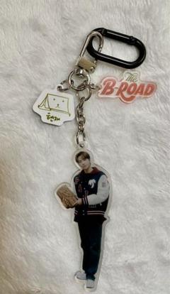THEBOYZ ヒョンジェ KICKBOARD KEYRING
