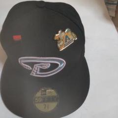New Era 59FIFTY ブラックキャップダイヤモンドバックスツバ裏ピンク