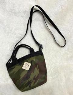 美品　ショルダーバッグ　迷彩柄　サコッシュ　ポシェットのサムネイル