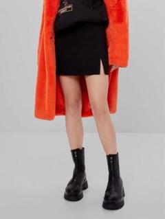 Bershka 新品 完売 スリット入りミニスカートのサムネイル