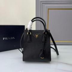 美品✨ PRADA ブラック ミニショルダーバッグ