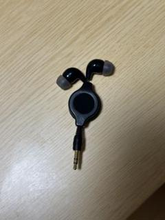 リトラクタブル式 有線イヤホン 黒 3.5mmジャックのサムネイル
