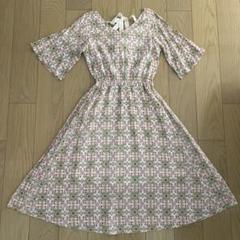 【レトロ、ヴィンテージ】幾何学模様 フレアスリーブ ワンピース 新品 リボン付き