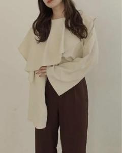 新品 タグ付き】Alumu AM310106 ruffle tops - メルカリ