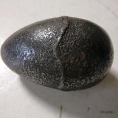 金属の玉子?