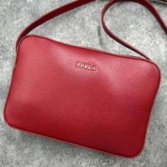 美品 フルラ レザー ショルダーバッグ リリー ロゴ金具 ダブルファスナー 黒 美品 フルラ レザー ショルダーバッグ リリー ロゴ金具 ダブル