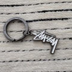 Stussy シルバーキーホルダー Stussy キャップ Stussy シルバー ブラック キーホルダー - メルカリ