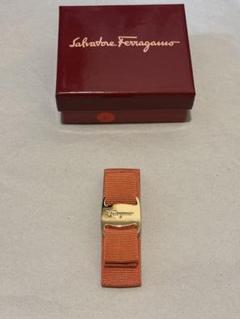 新品未使用　フェラガモバレッタ　ブラウン　シルバー Salvatore Ferragamo フェラガモ FERRAGAMO バレッタ