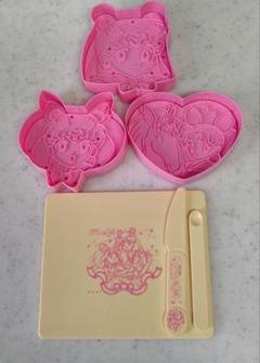 セーラームーン　クッキー型　食パン型　レア　ホビー