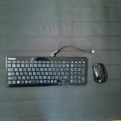 TOSHIBA ワイヤレス　キーボードとマウスセット